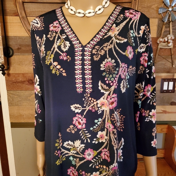 JM Collection Navy Floral Studded Tunic Top - Picture 4 of 11